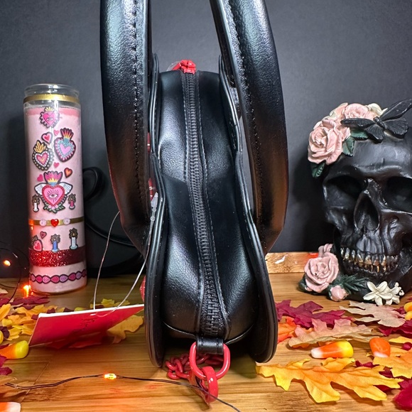 Betsey Johnson heart shaped bag❤️ - Picture 7 of 10